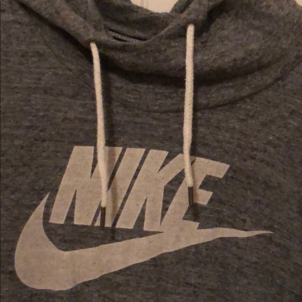 Nike pullover - Picture 2 of 5